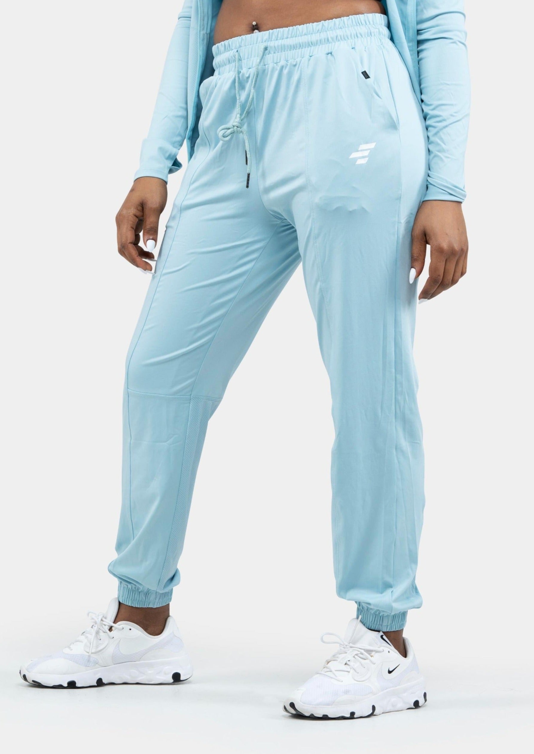 GRIFFEL Men Fleece Basic Solid Front Logo Sky Blue Trackpants – griffel